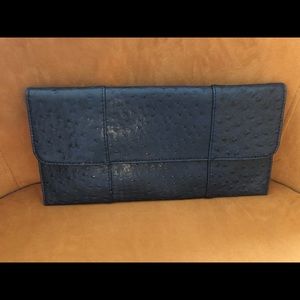 Blue clutch